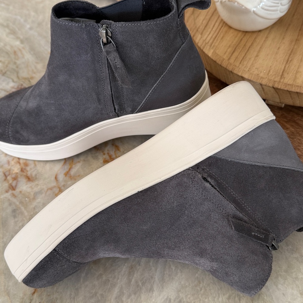 TOMs Jamie womans gray suede slip on wedge sneaker high top 8.5 - Picture 9 of 9